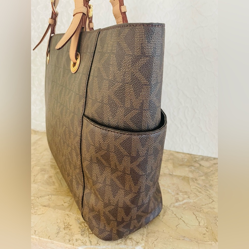 MICHAEL KORS brown logo large Voyager crossgrain leather tote shoulder bag - Picture 4 of 10